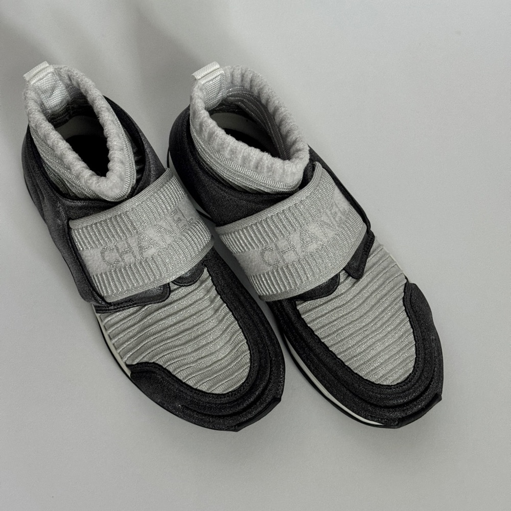 CHANEL Sneakers SZ 5 - Picture 2 of 8